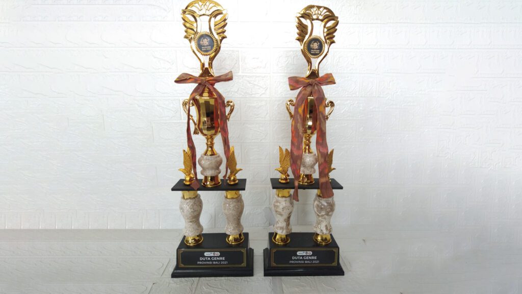 Jual Piala di Denpasar Bali