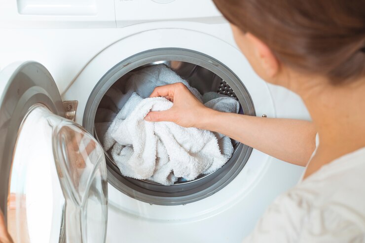 Kenapa Baju Baru Harus Dicuci?